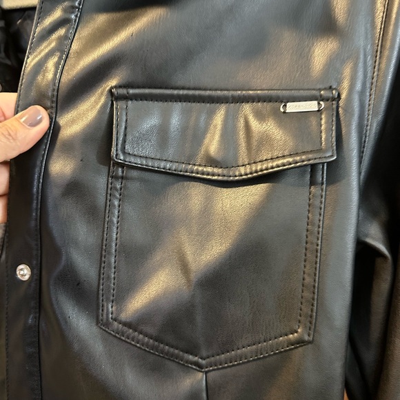 Guess Black Faux Leather Belted Shirt Jacket - Picture 5 of 9